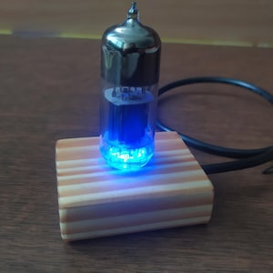 Vacuum tube nightlight with 6N6P tube