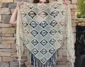 Crochet skull motif shawl triangle lace wrap with fringe and beads ecru cotton boho wrap Día de los Muertos Halloween accessory gift for her