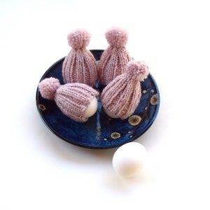 Knitted egg cozy set of 4 light pink knit egg hat with pom pom wool blend yarn handmade Easter decor party decor photo prop small gift image 3