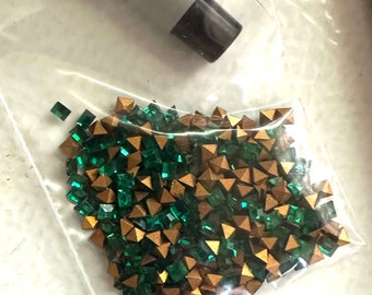 Vintage Loose Rhinestones New Old Stock Chaton Emerald Green Choice