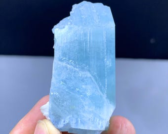 原石アクアマリン結晶標本：スカルドゥ鉱山、52.04グラム - Etsy 日本