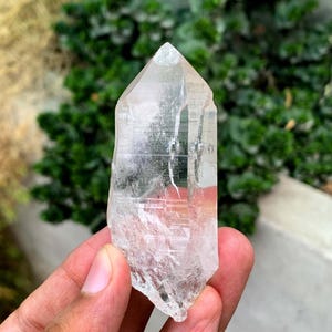 Natürlicher klarer Quarzkristall aus Pakistan - 58 Gramm