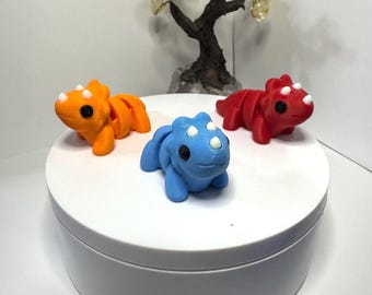 Triceratops Fidget Toy – Mini Articulated Triceratops – Cute Dino Desk Buddy – Sensory Toy – Adorable Dinosaur Gift