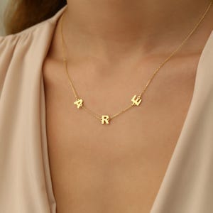 Initialen Halskette, 14k 3 Benutzerdefinierte Buchstabe Schmuck, Geburtstagsgeschenk, Freundschaft Halskette, Geschenk für sie, Valentinstag Geschenk, Geschenk für Mama,