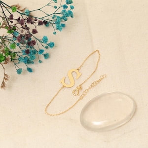 Pulsera con inicial, regalo de cumpleaños, pulsera de la amistad, pulsera personalizada, regalo de San Valentín, pulsera con letras, regalo para mamá, regalo para ella