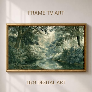 Può includere: Un dipinto di paesaggio rettangolare in una cornice dorata che raffigura una scena di foresta lussureggiante con alberi densi e fogliame che circondano un fiume calmo e riflettente. Il testo FRAME TV ART e 16:9 DIGITAL ART appare sopra e sotto.