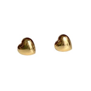 18k gold stud earrings