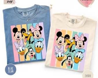 Camiseta con firmas de Mickey y sus amigos, camiseta retro de Mickey & Co Comfort Colors, camiseta Disney Color Viaje a Disneyland con amigos 2026, camiseta Disney