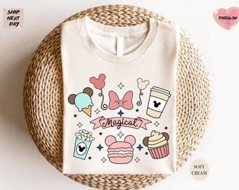 Camiseta Disney retro con coqueta mágica en tonos pastel, camiseta de Mickey y sus amigos, camiseta estética Disney, camisetas de vacaciones Disney, camiseta de viaje para chicas Disney
