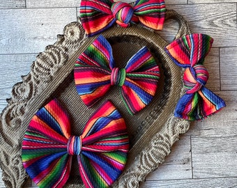 Fiocchi per capelli serape, accessori per capelli cinco de mayo, fermagli per capelli a righe, fiocchi fiesta, fiocchi per bambini, fasce per capelli, molletta per capelli in tessuto, stampa serape