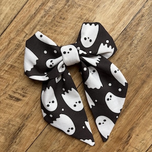 Black and white ghost hair bow, fabric hair barrette, trick or treat hair accessory