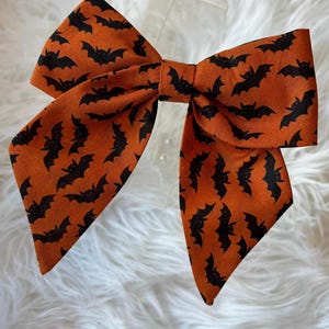 Halloween bat hair bow, fabric hair barrette, bat hair accessory, trick or treat barrette, sailor bow clip, cute fabric hair bow, bat print