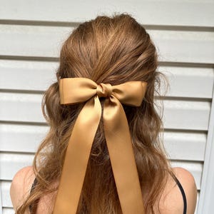 ロングゴールドサテンリボン、女性用リボン、サテンリボン、コケット、バレッタ、ヘアクリップ、ファッションリボン、ロングテールリボン、ラグジュアリー、ティーン、ロングリボン、リボン