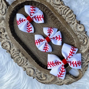 Baseball hair bow for girls, baseball ribbon, sports bow, baseball stitch hair barrette, baseball pigtail bows, toddler bows, cute bows