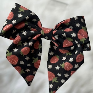 Strawberry hair bow, fabric hair barrette, strawberry hair accessory, summer barrette, sailor bow clip, cute fabric barrette, sailor bow