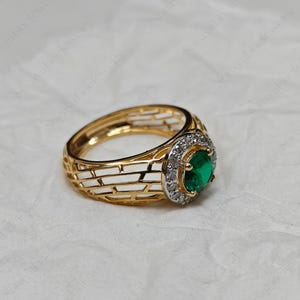 Anillo de oro macizo de 14 quilates con esmeralda cultivada en laboratorio y diamante natural / Anillo de talla esmeralda redonda / Regalo de aniversario para ella / Anillo apilable delicado