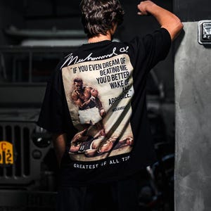 T-shirt in Cotone Muhammad Ali / Citazione "Greatest of All Time"