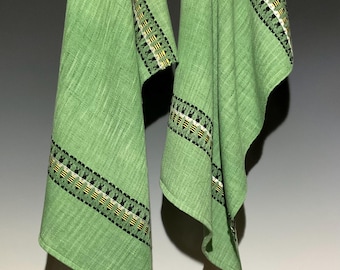 Honey Bees Towel or Table Runner Pattern at both ends sold separately