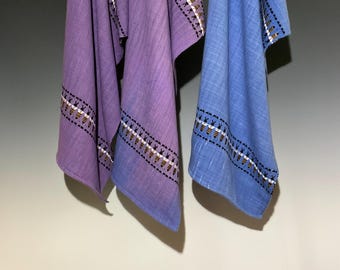Honey Bees Towel or Table Runner Pattern at both ends sold separately