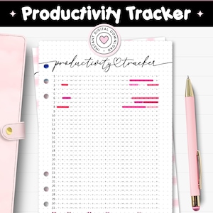 Pode incluir: Um rastreador de produtividade imprimível com uma caneta e um planejador rosa. O rastreador apresenta uma grade pontilhada com dias numerados e colunas para rastrear tarefas. O título "Productivity Tracker" está escrito em itálico. O rastreador inclui rótulos para diferentes níveis de produtividade.
