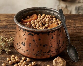 Large Vintage Hand Hammered Copper Cauldron: Rustic Cookware Decor