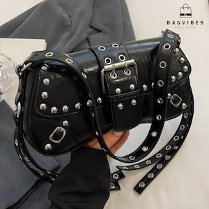 Sac à bandoulière gothique en cuir punk - Sac baguette noir à agrafes, sac de style rock avec bandoulière réglable en métal