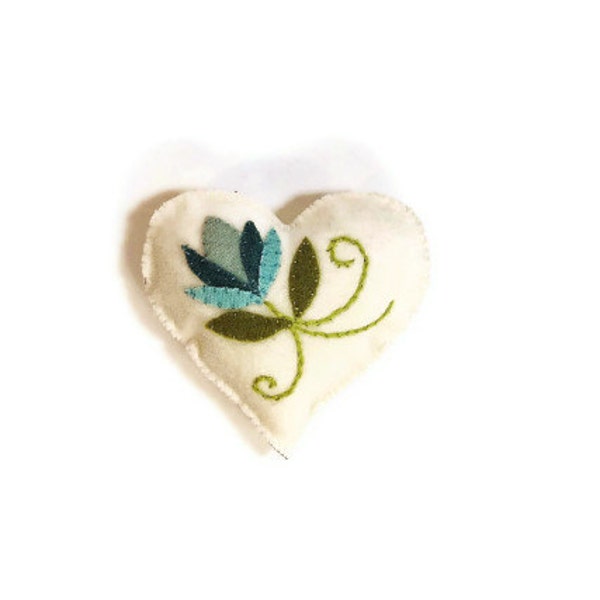 Velvet pocket heart/teal flower on cream