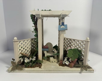 1998 Keepsake Collectibles Gazebo Miniature Garden Scene Cottagecore Spring Decor Tabletop Diorama 13x9