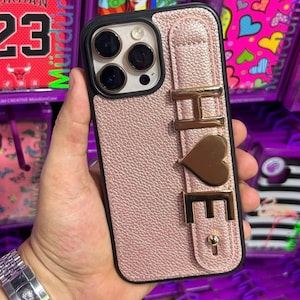 Funda de piel sintética para iPhone más popular: letras doradas personalizadas, un regalo de moda para niñas y mujeres.
