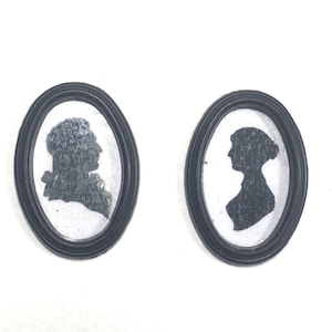 2 siluetas victorianas de dama y hombre, miniaturas de casas de muñecas hechas a mano, imágenes a escala 12