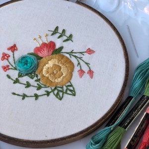 Floral Embroidery Kit, Hand Embroidery Kit Beginner Embroidery Kit, Floral Embroidery , Modern Floral Embroidery Pattern, DIY Hoop Art, image 2