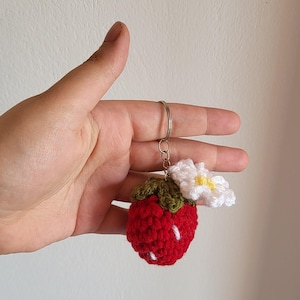 porte-clés fraise crochet, porte-clés fleur marguerite, porte-clés mignon, bijou de sac, décoration de sac, cadeaux mignons