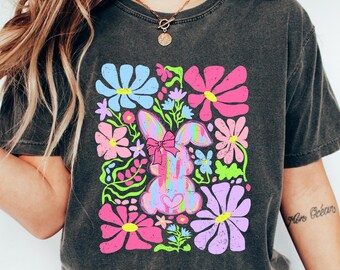 Floral Easter Bunny T-shirt, Cute Bunny Shirt, Coquette Rabbit Sweatshirt, Retro Easter Gift, Women's Easter Tee, Easter Crew Outfit