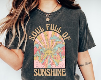 Retro Comfort Summer T-shirt, Soul Full Of Sunshine Shirt, Cute Sun Graphic Tee, Boho Summer Holiday Gift, Girls Vacation Crewneck