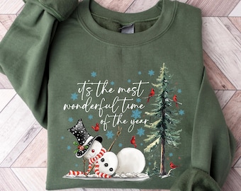 Felpa con scritta "È il periodo più meraviglioso dell'anno", maglietta natalizia con pupazzo di neve, regalo per gli amanti del Natale, maglietta invernale per la famiglia, maglietta natalizia girocollo