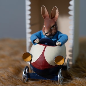 Conejo de Pascua alemán vintage de papel maché en un contenedor de dulces para automóvil, decoración coleccionable auténtica, regalo llamativo