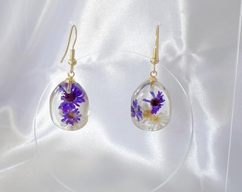 Purple and White Flower Resin Earrings | Gold Dangle Jewelry | Real Pressed Earrings | Romantic Gift for Her | Nature Inspired Accessory