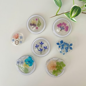 Pressed Flower MagSafe Phone & Kindle Grip | Personalised Floral Stand for iPhone or Kindle | Hydrangea Resin Holder | Custom Birthday Gift