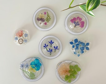 Pressed Flower MagSafe Phone & Kindle Grip | Personalised Floral Stand for iPhone or Kindle | Hydrangea Resin Holder | Custom Birthday Gift