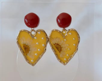 Heart Shaped Pressed Flower Earrings | Gold Resin Botanical Jewelry | Romantic Floral Dangle Earrings | Gift for Her | Valentine’s Day Gift