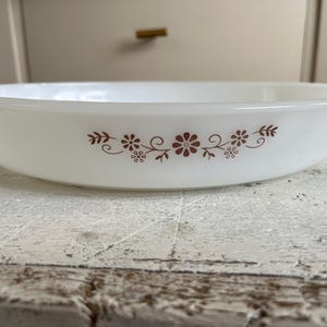Vintage Dynaware Pyr-O-Rey Brown Daisy Casserole Dish