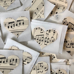 30 pegatinas musicales con forma de corazón; sellos para sobres musicales con forma de corazón; pegatinas de celebración musical
