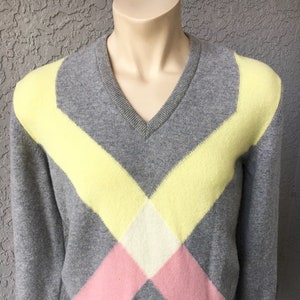 Wool 1980s vintage v-neck sweater - size medium