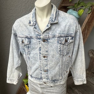 Genuine Levis 1980s acid washed jean jacket vintage denim size medium