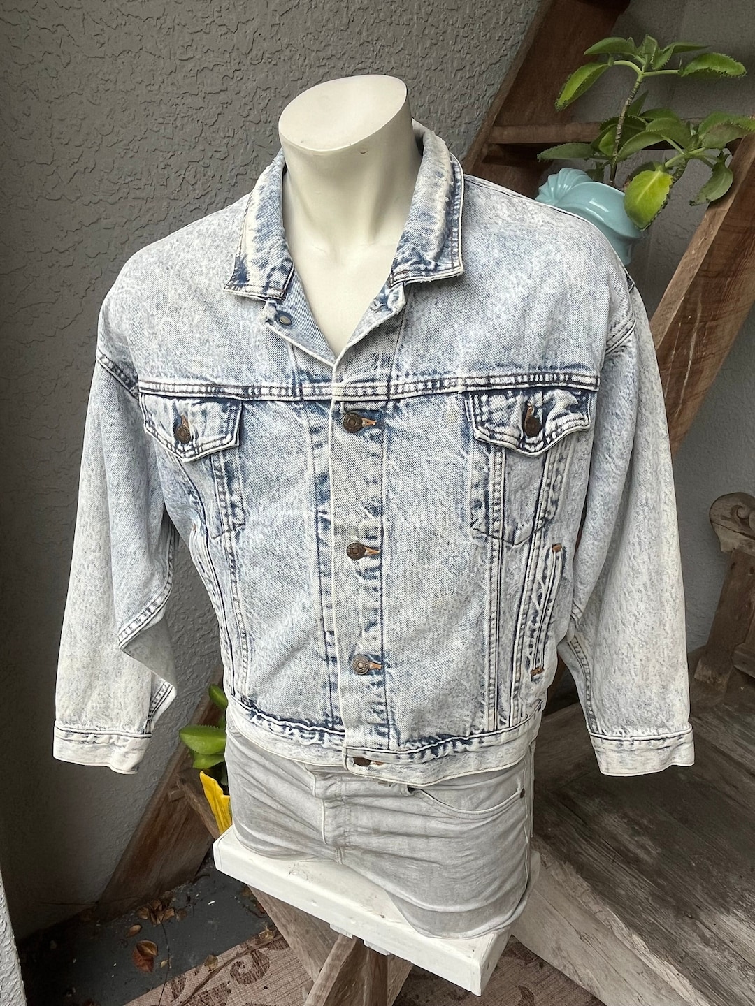 Genuine Levis 1980s acid washed jean jacket vintage denim size medium