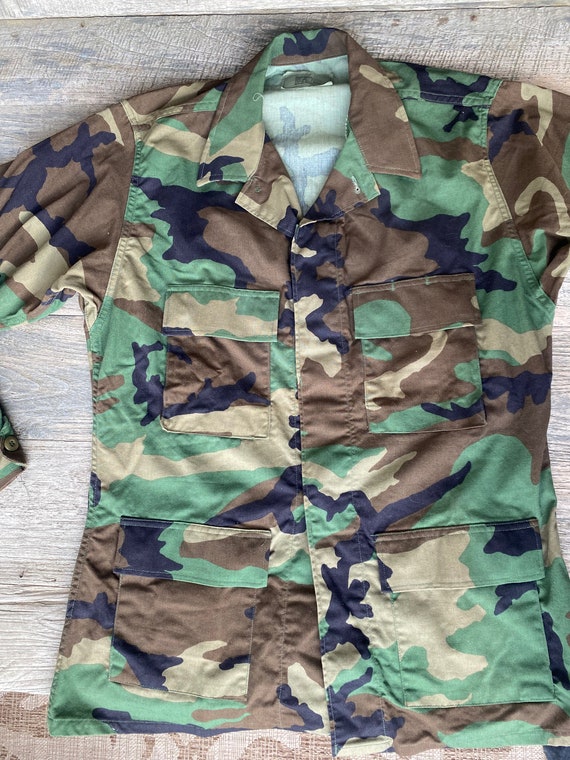 Camouflage 1980s vintage US Army military jacket-… - image 3