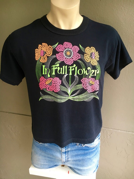 In Full Flower 1980s vintage half-shirt - size me… - image 1