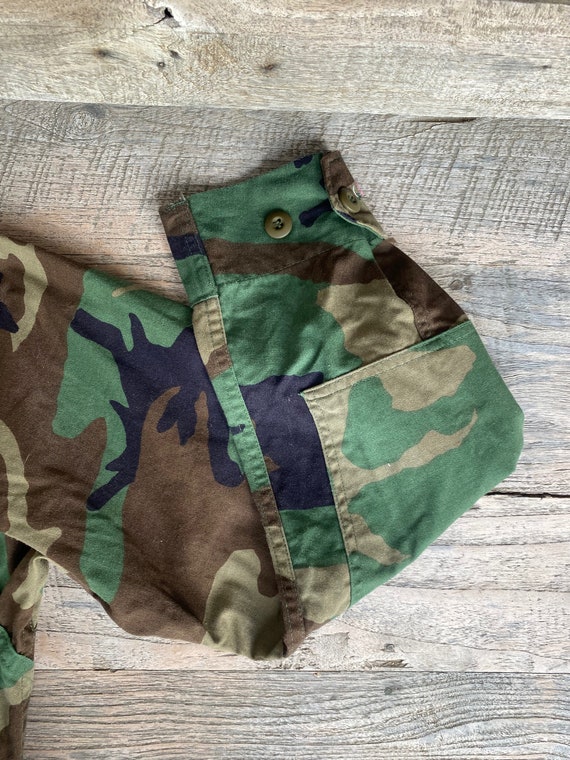 Camouflage 1980s vintage US Army military jacket-… - image 2
