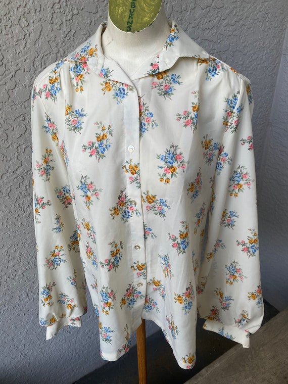 1980s Ladies sheer floral dress shirt button up i… - image 2