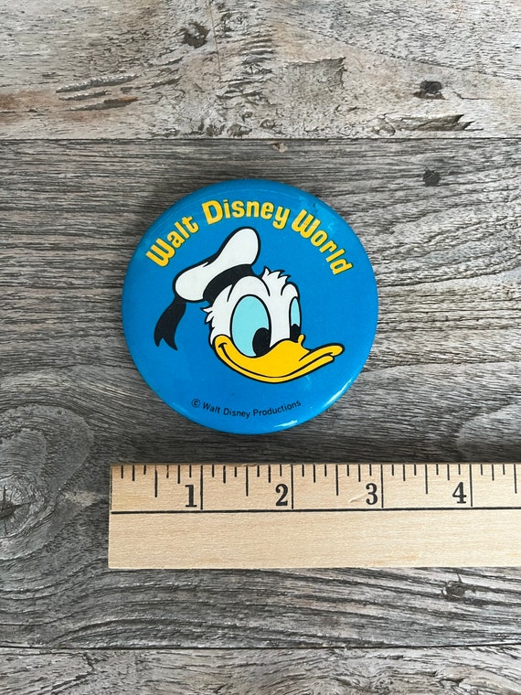 Walt Disney World 1980s vintage Donald Duck pinba… - image 1